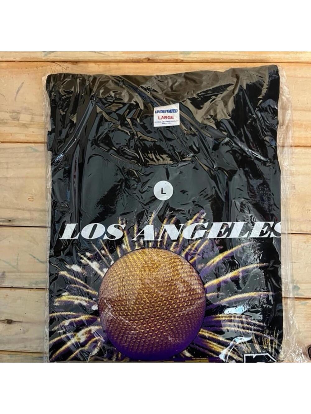 New UNDEFEATED Limited Los Angeles Lakers 17 TIME CHAMP TEE - Black - Size Large